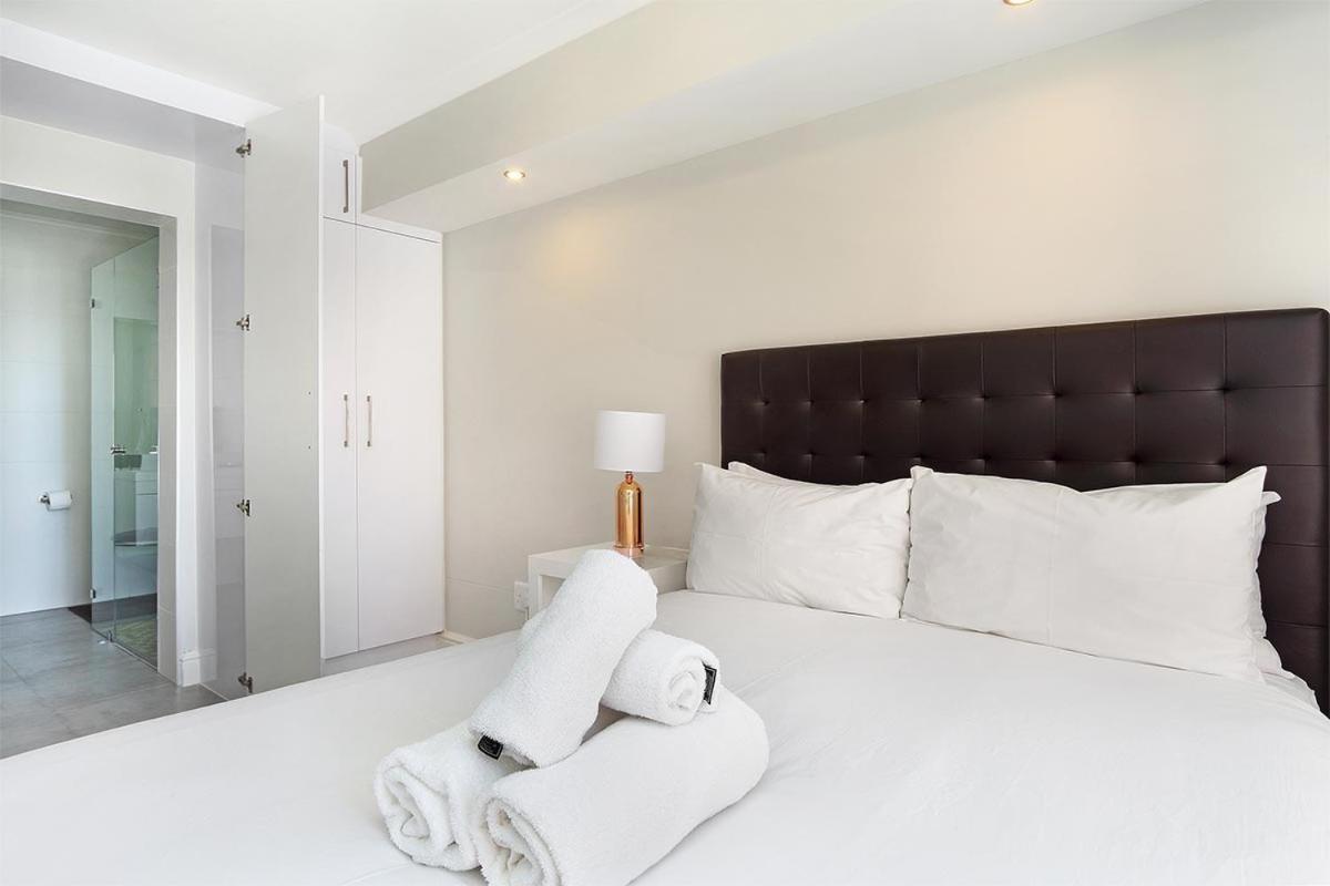 The Paragon 317 By Hostagents Cape Town Bagian luar foto