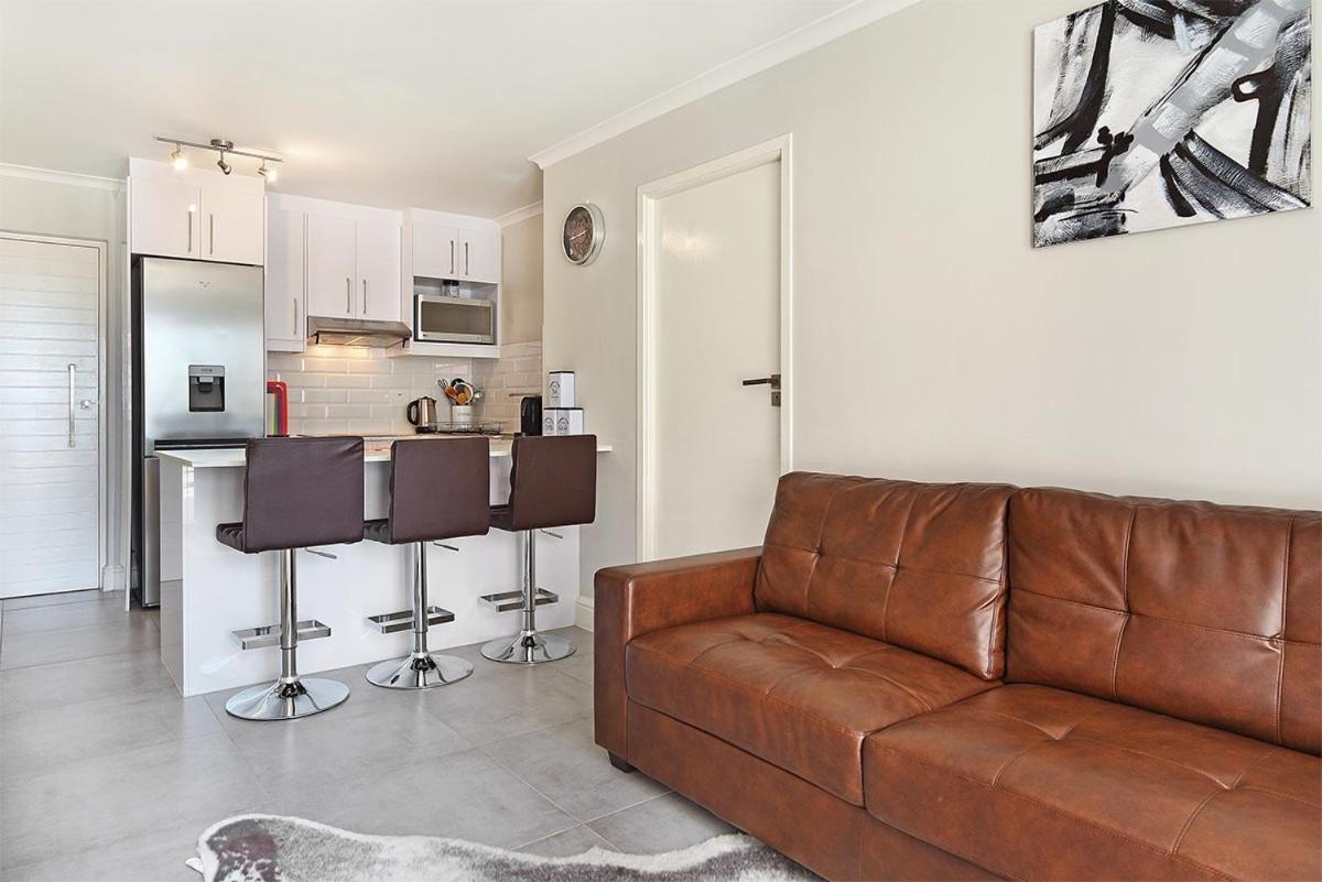 The Paragon 317 By Hostagents Cape Town Bagian luar foto